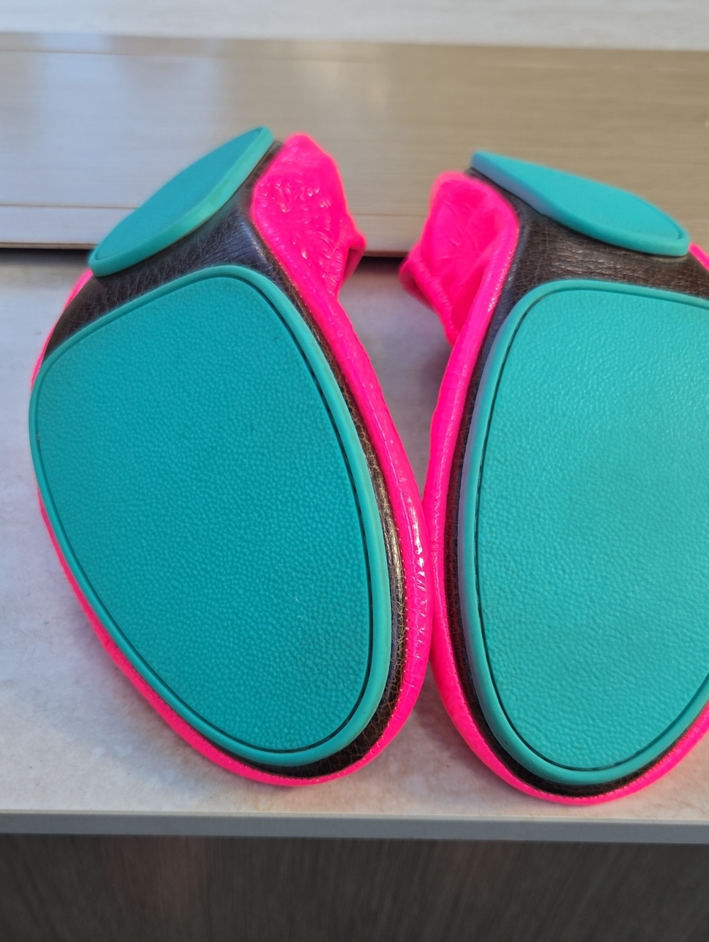 Tieks Pop Pink Ballet Flats Size 10 Offers Welcome!! - Picture 10 of 15